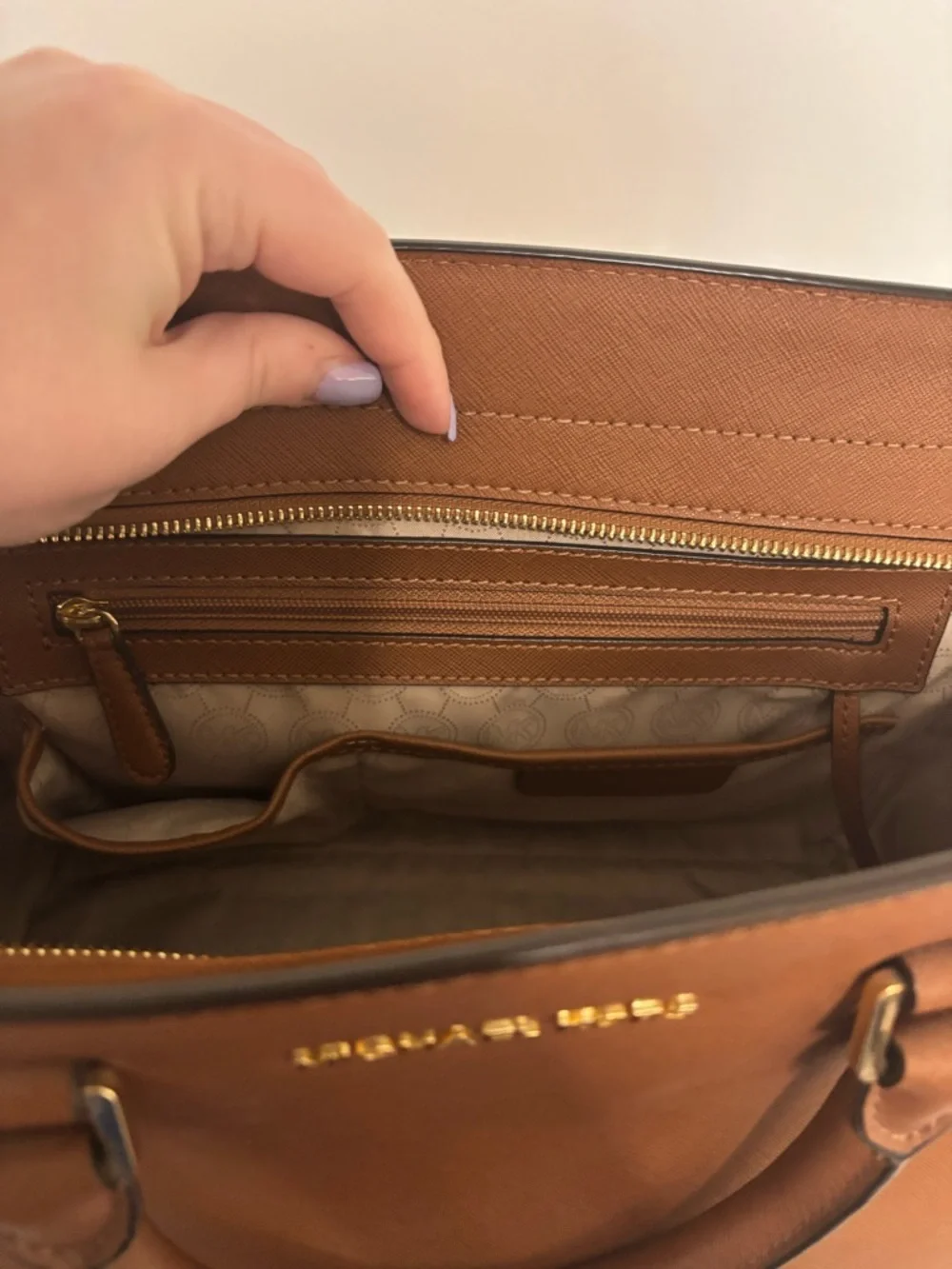 MICHAEL KORS Selma Satchel Purse - Picture 2 of 16